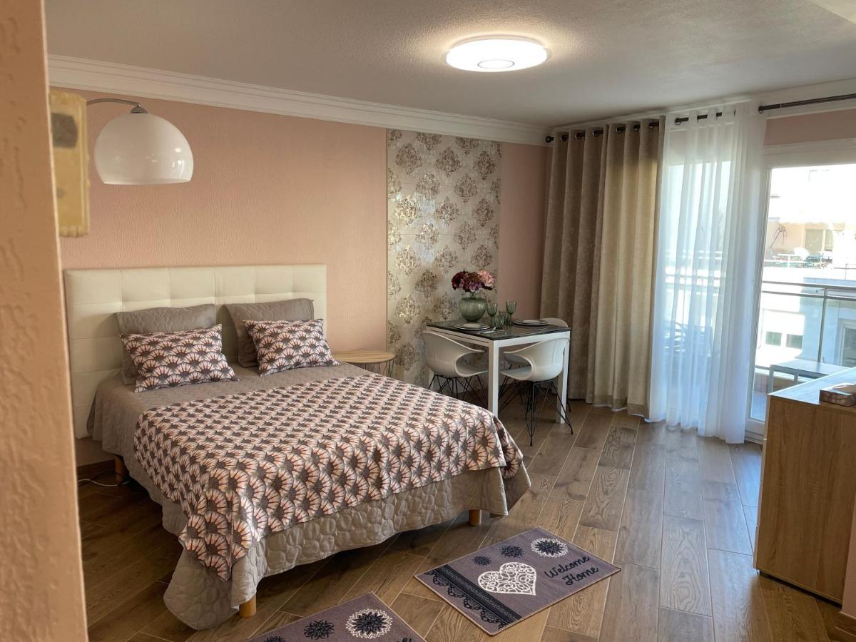 Studio With Swimming Pool 80 Meters Near The Beach Nizza Kültér fotó