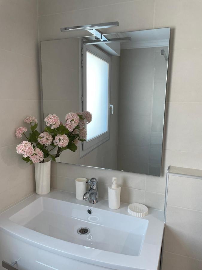 Studio With Swimming Pool 80 Meters Near The Beach Nizza Kültér fotó